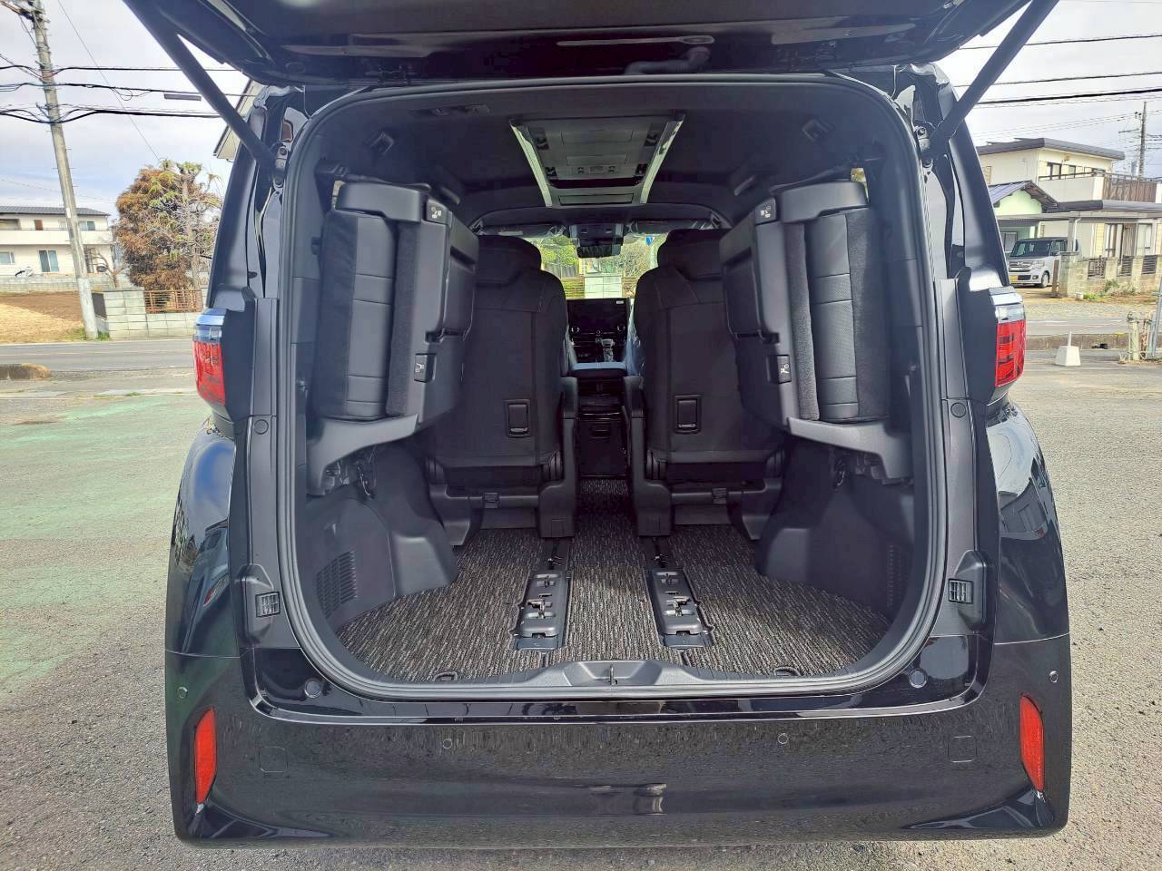 2025　TOYOTA　ALPHARD - 12