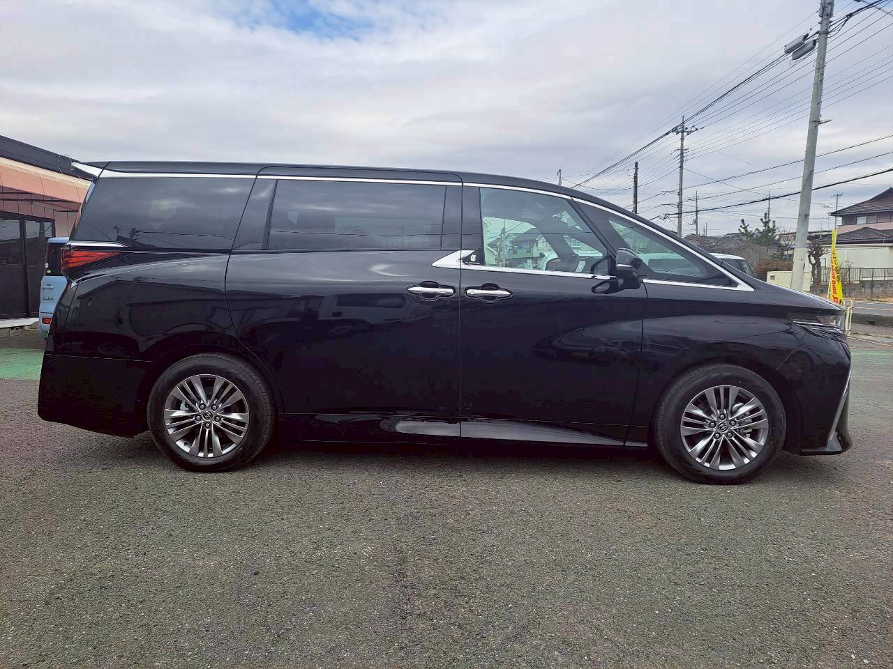 2025　TOYOTA　ALPHARD - 3